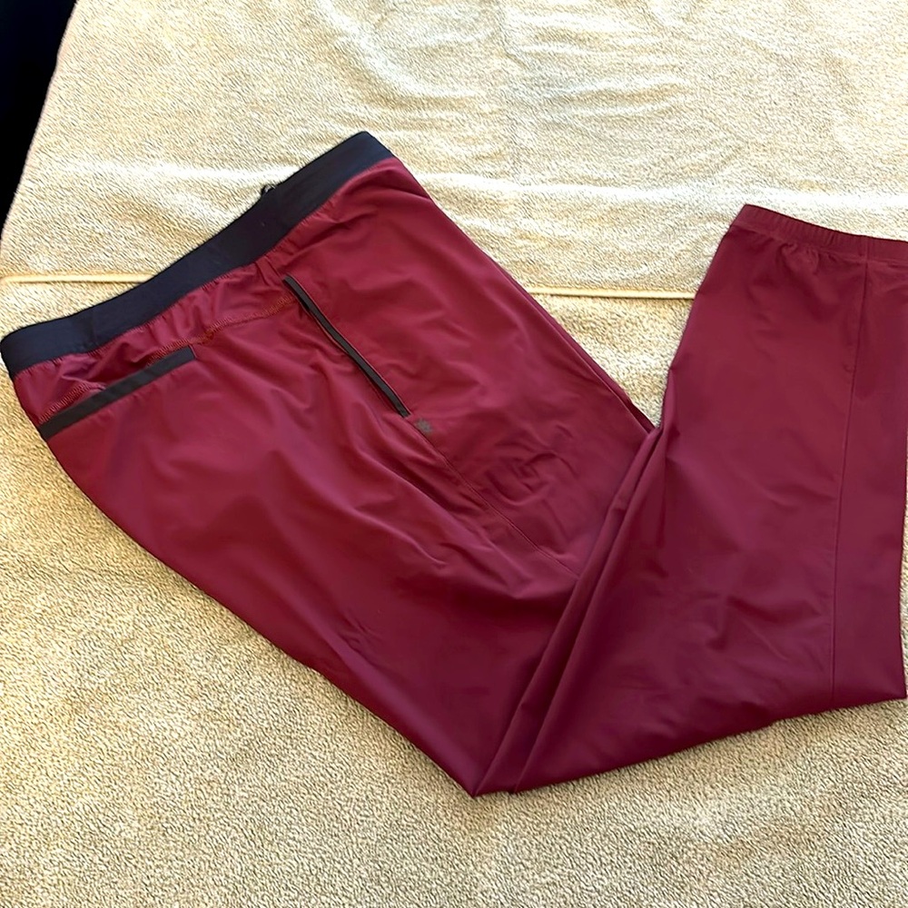 Men’s Rhone Joggers maroon burgundy - so comfy! Mint! NWOT size XL